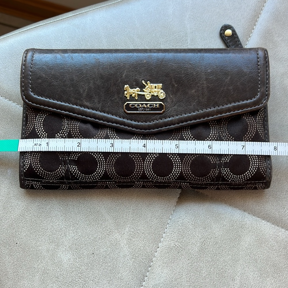 EUC COACH WALLET - Picture 9 of 11
